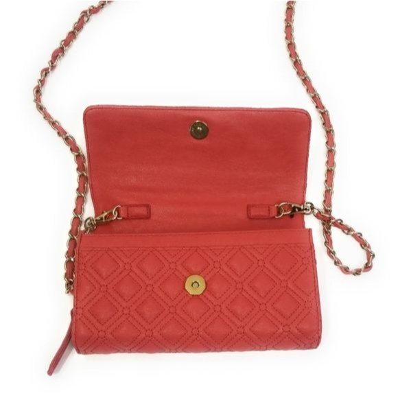 Big Buddah Diamond Quilted Crossbody Shoulder Bag in Coral Chain Strap - Picture 8 of 8